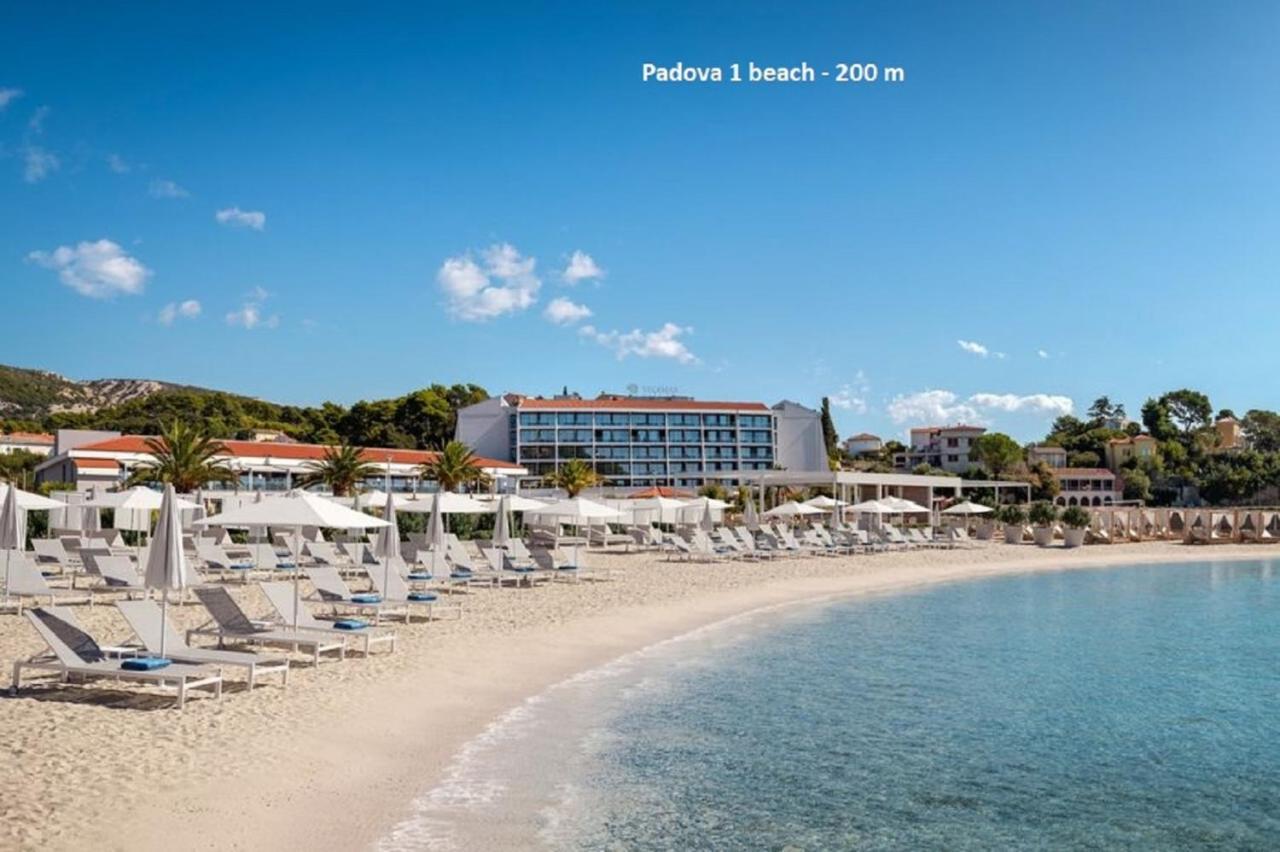 Miramar Apartments Banjol Екстериор снимка