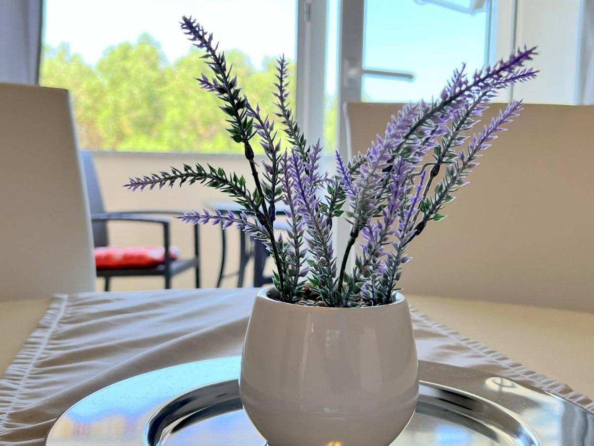 Miramar Apartments Banjol Екстериор снимка