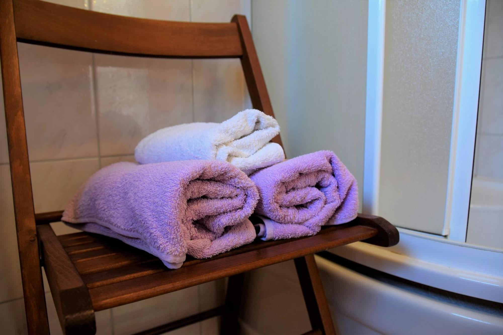 Miramar Apartments Banjol Екстериор снимка