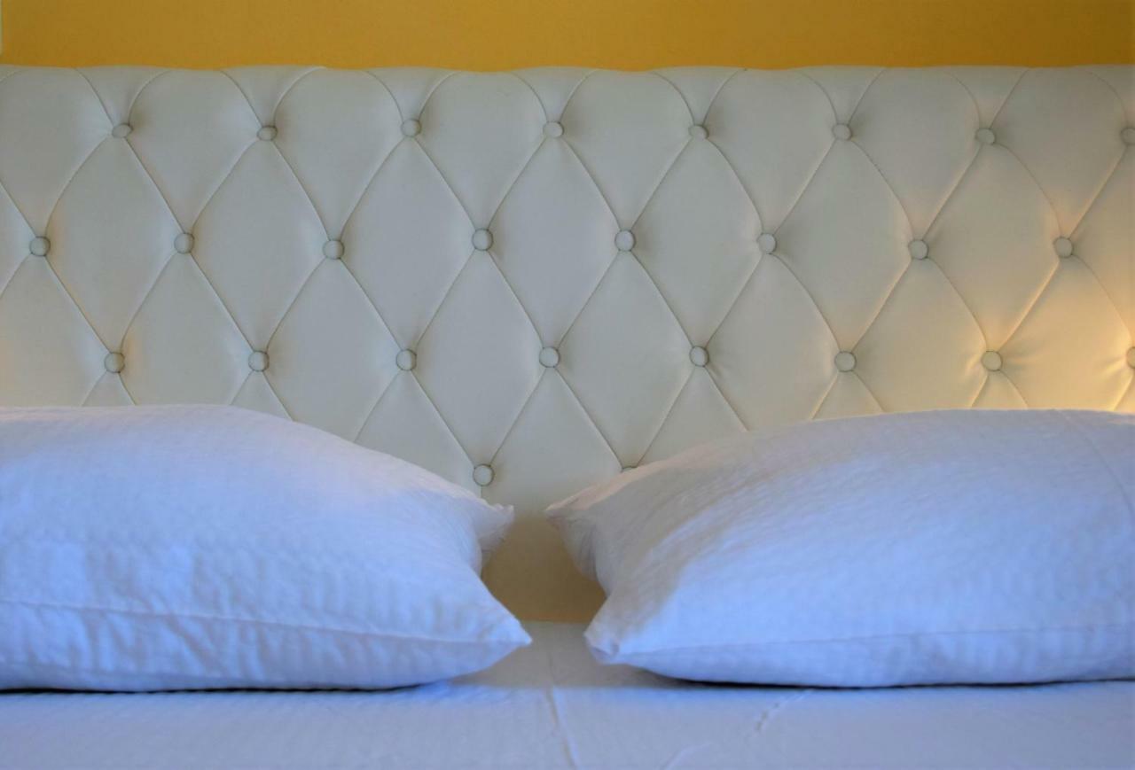Miramar Apartments Banjol Екстериор снимка