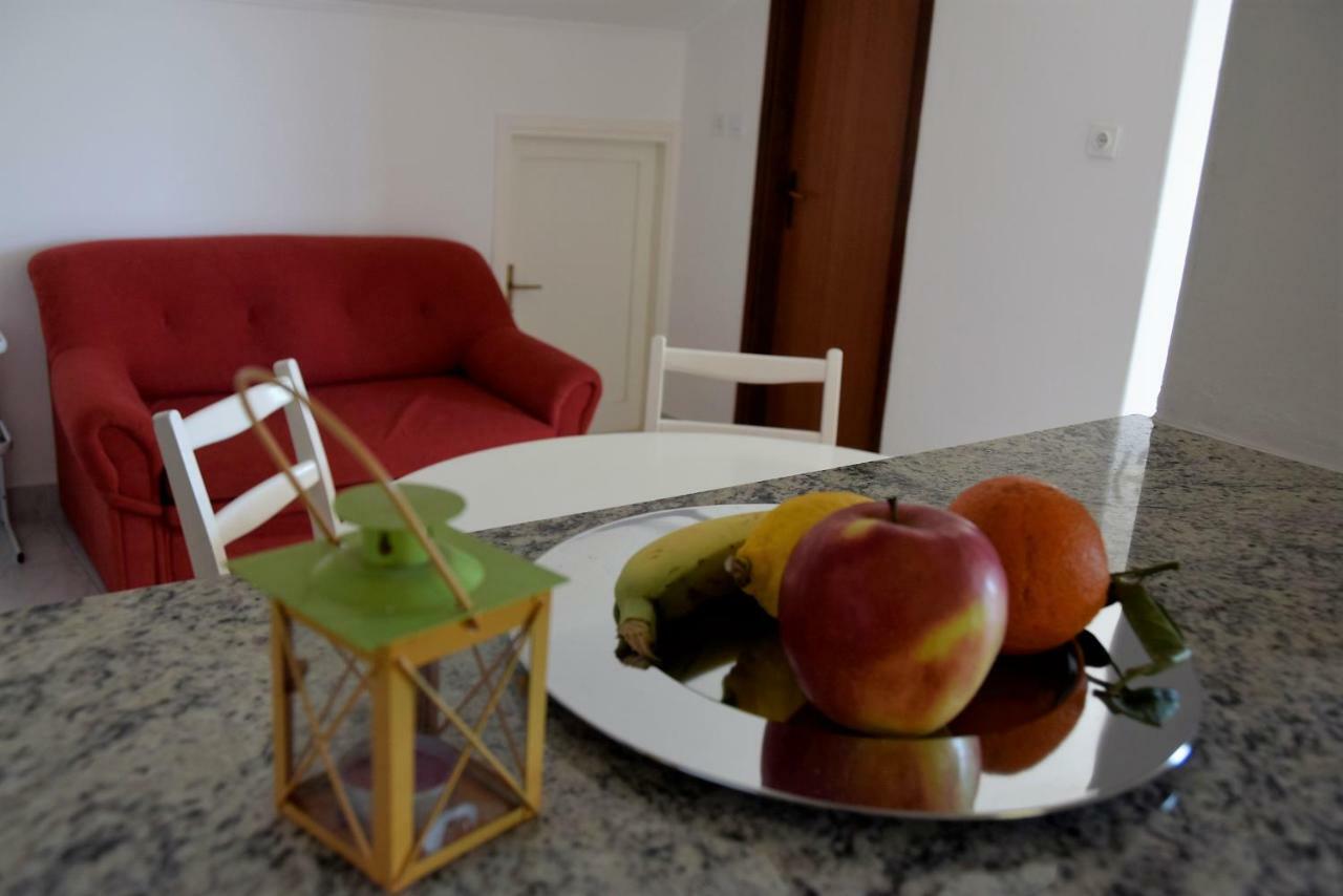 Miramar Apartments Banjol Екстериор снимка