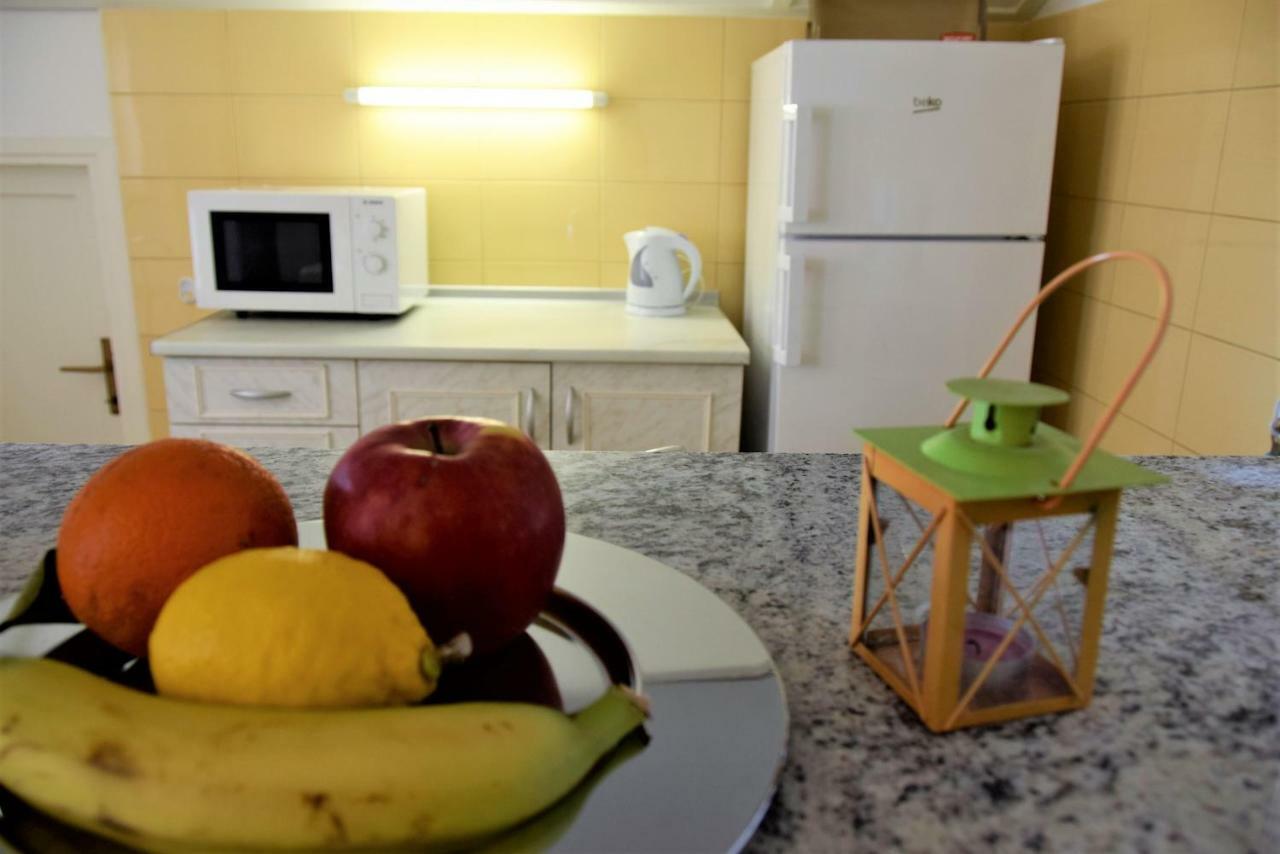 Miramar Apartments Banjol Екстериор снимка